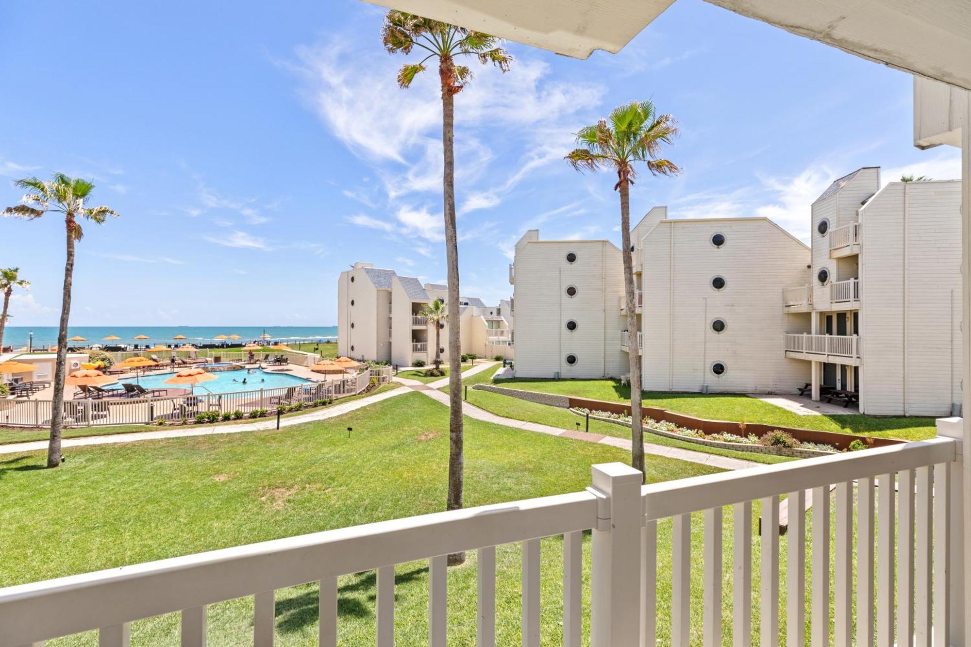 New Stunning Ocean-View Beachfront Resort, Heated Pool! South Padre Island Extérieur photo