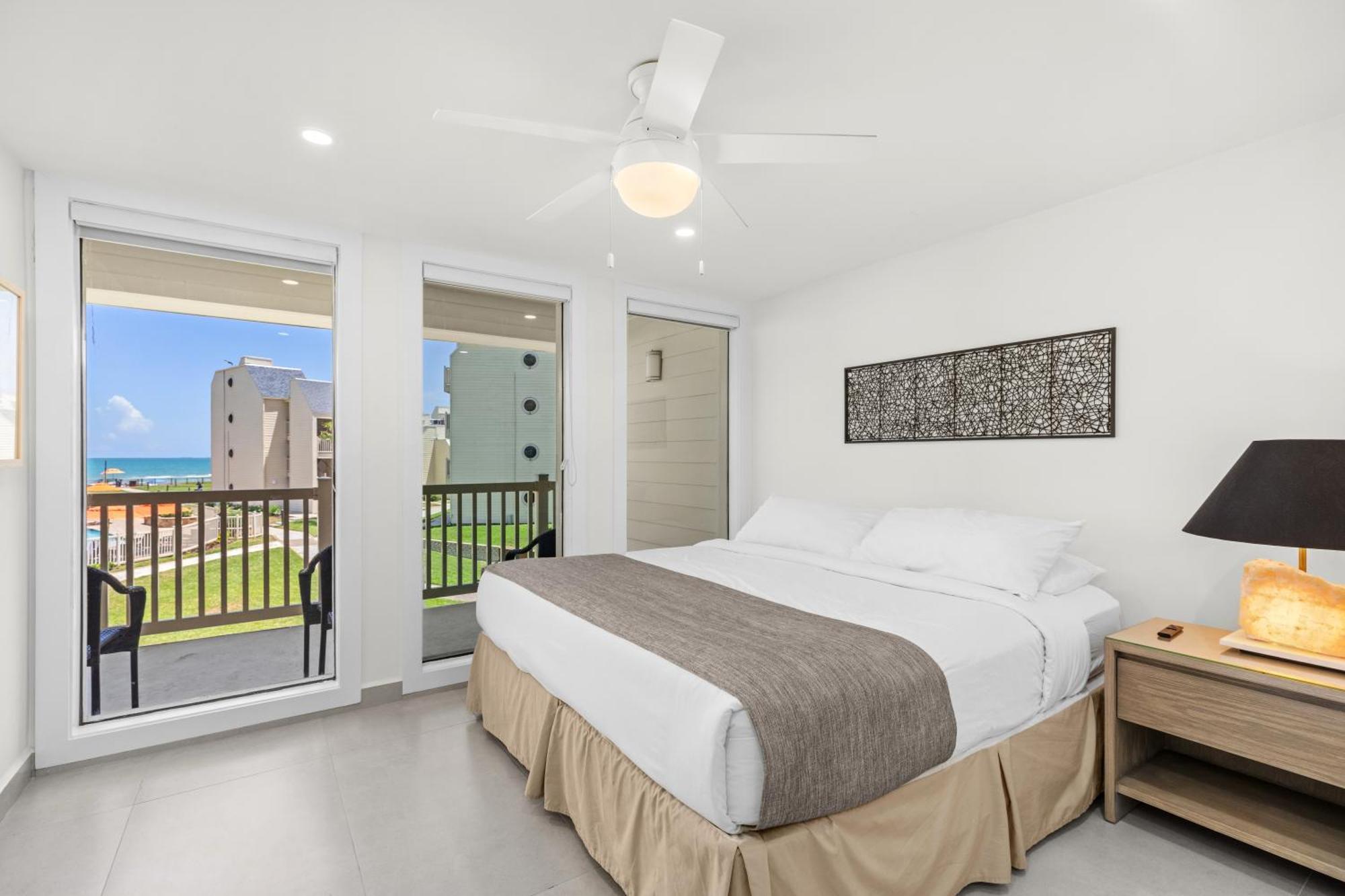 New Stunning Ocean-View Beachfront Resort, Heated Pool! South Padre Island Extérieur photo
