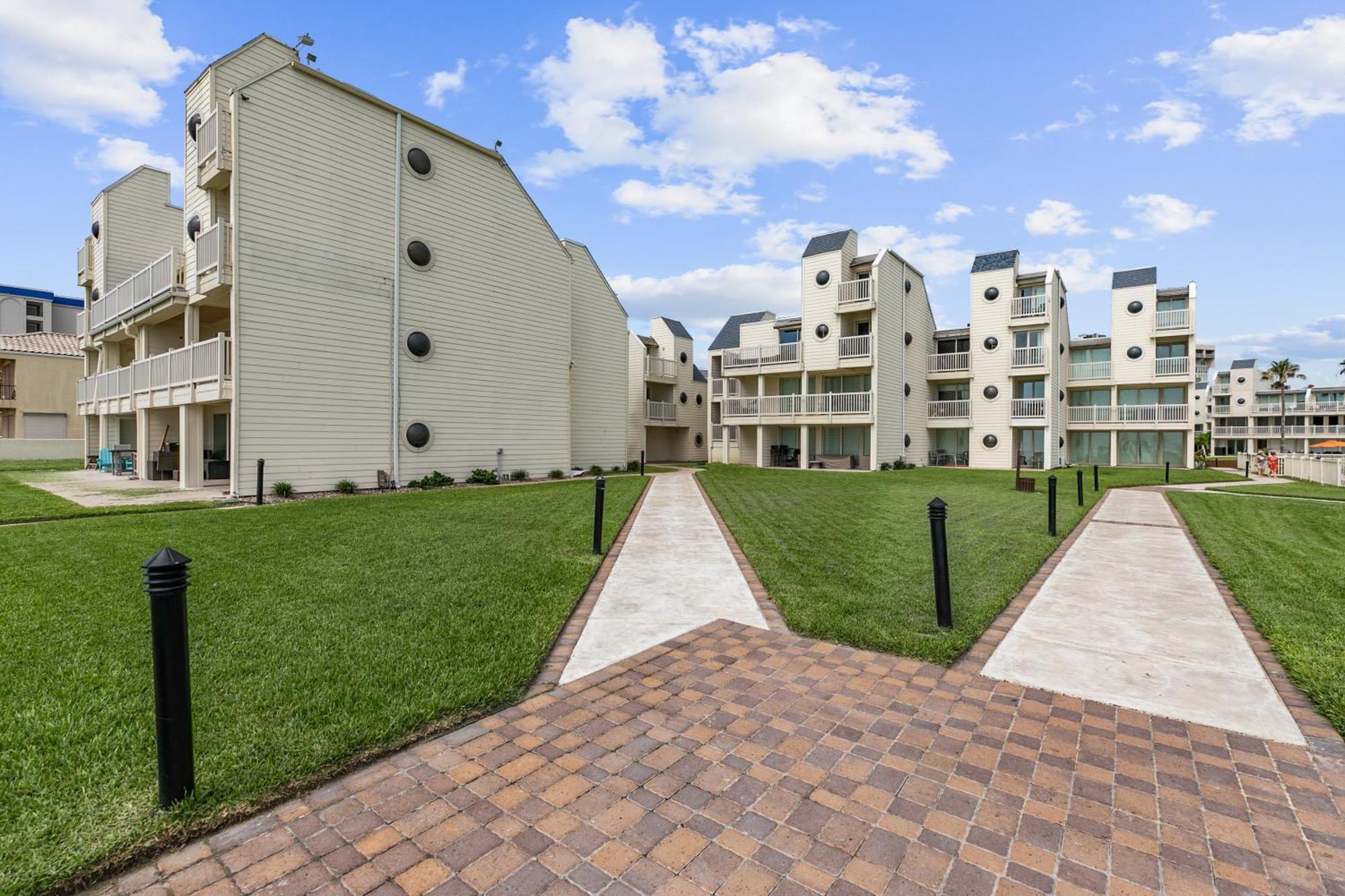 New Stunning Ocean-View Beachfront Resort, Heated Pool! South Padre Island Extérieur photo
